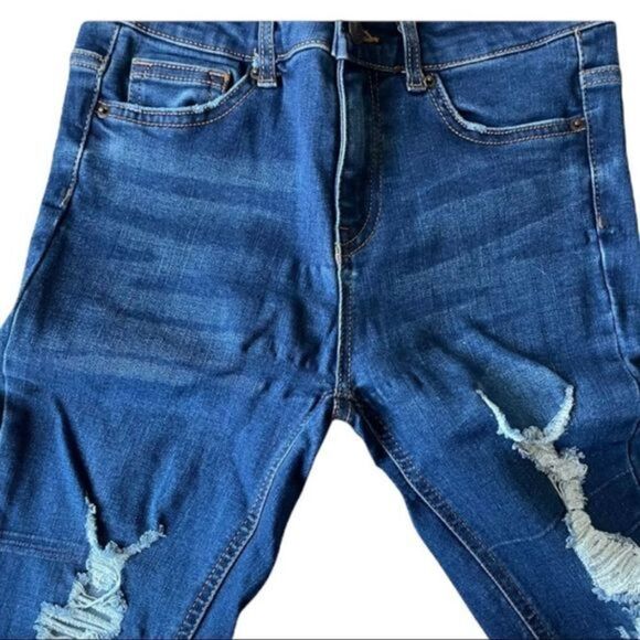 Wild Fable High-Rise Distressed Skinny Jeans
Sz 2 - Picture 10 of 10